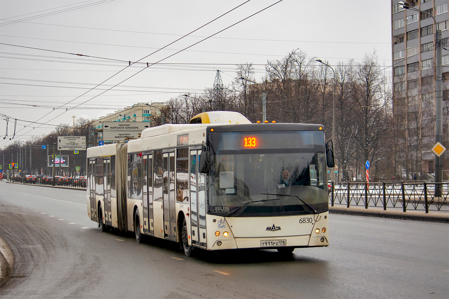 Saint Petersburg, MAZ-215.069 # 6830