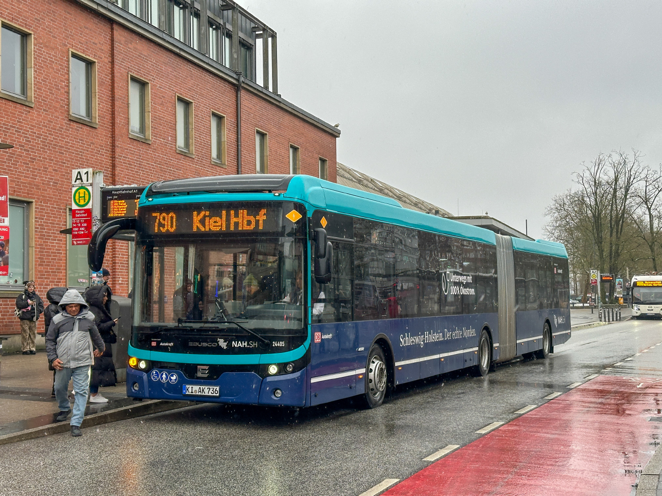 Kiel, Ebusco 2.2 18M # 24405