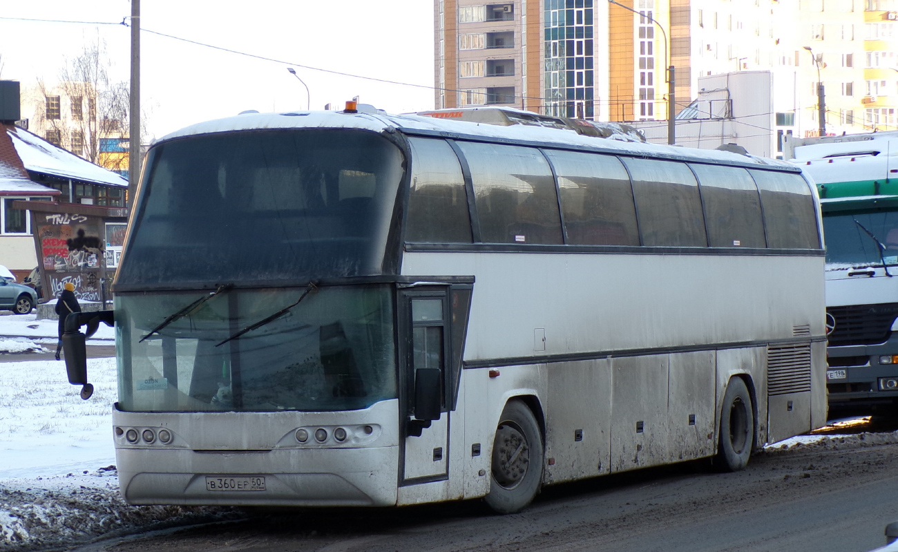 Pskov, Neoplan N117 Spaceliner # В 360 ЕР 60