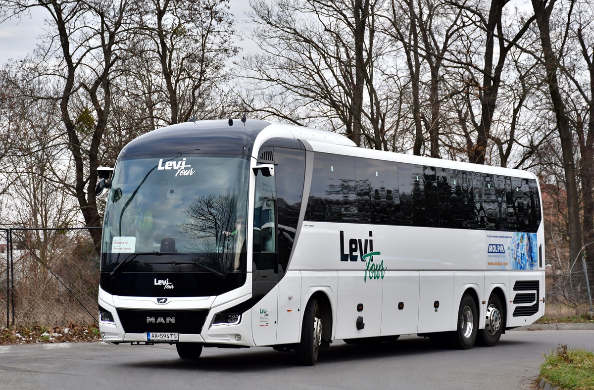Lučenec, MAN R08 Lion's Coach L RHC**4 # AA-594TN