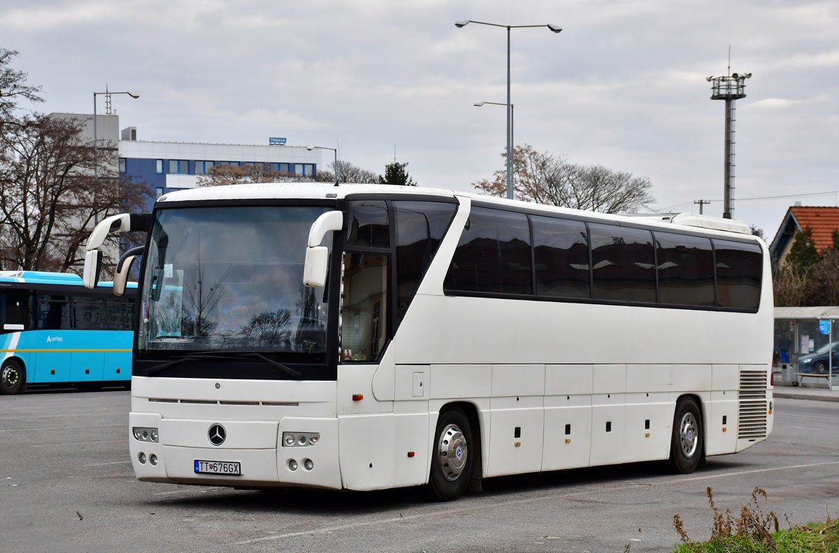 Trnava, Mercedes-Benz O350 Tourismo I 15RHD # TT-676GX