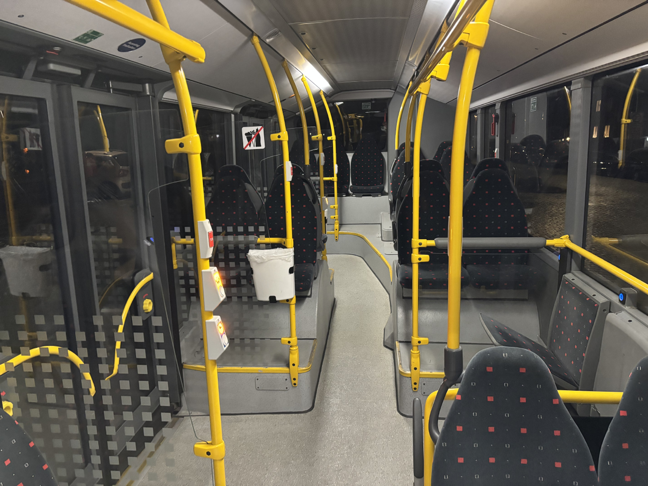 Nauen, Mercedes-Benz Citaro C2 G # HVL-WG 186