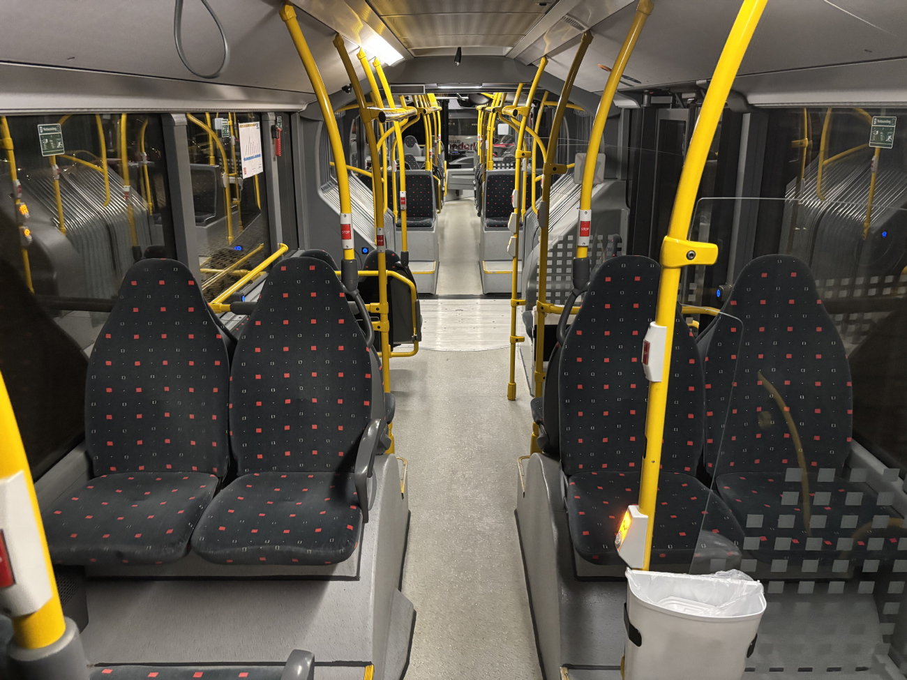 Nauen, Mercedes-Benz Citaro C2 G # HVL-WG 186