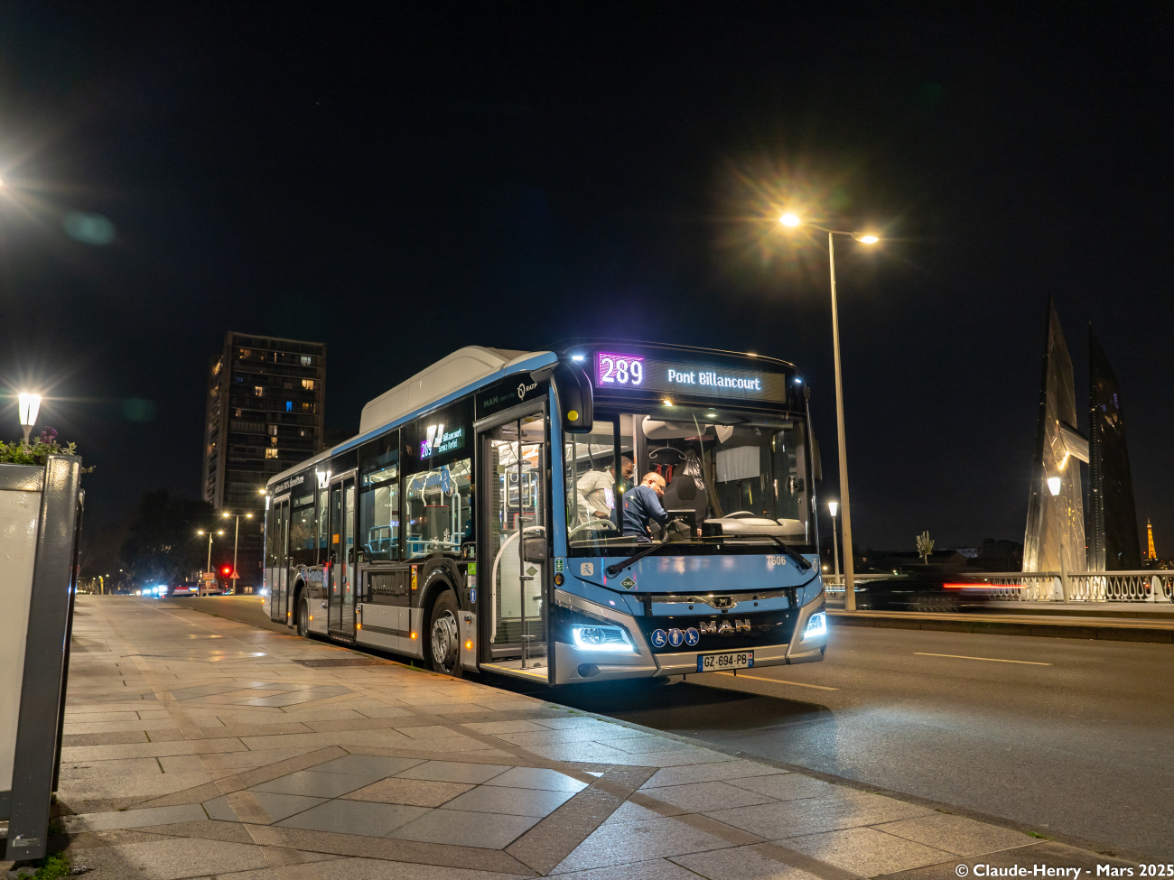 Paris, MAN 12G Lion's City NL280 EfficientHybrid # 7606