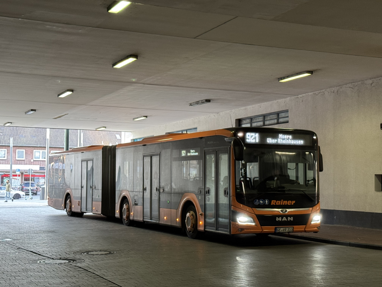 Gelsenkirchen, MAN 18C Lion's City NG360 # GE-VR 310