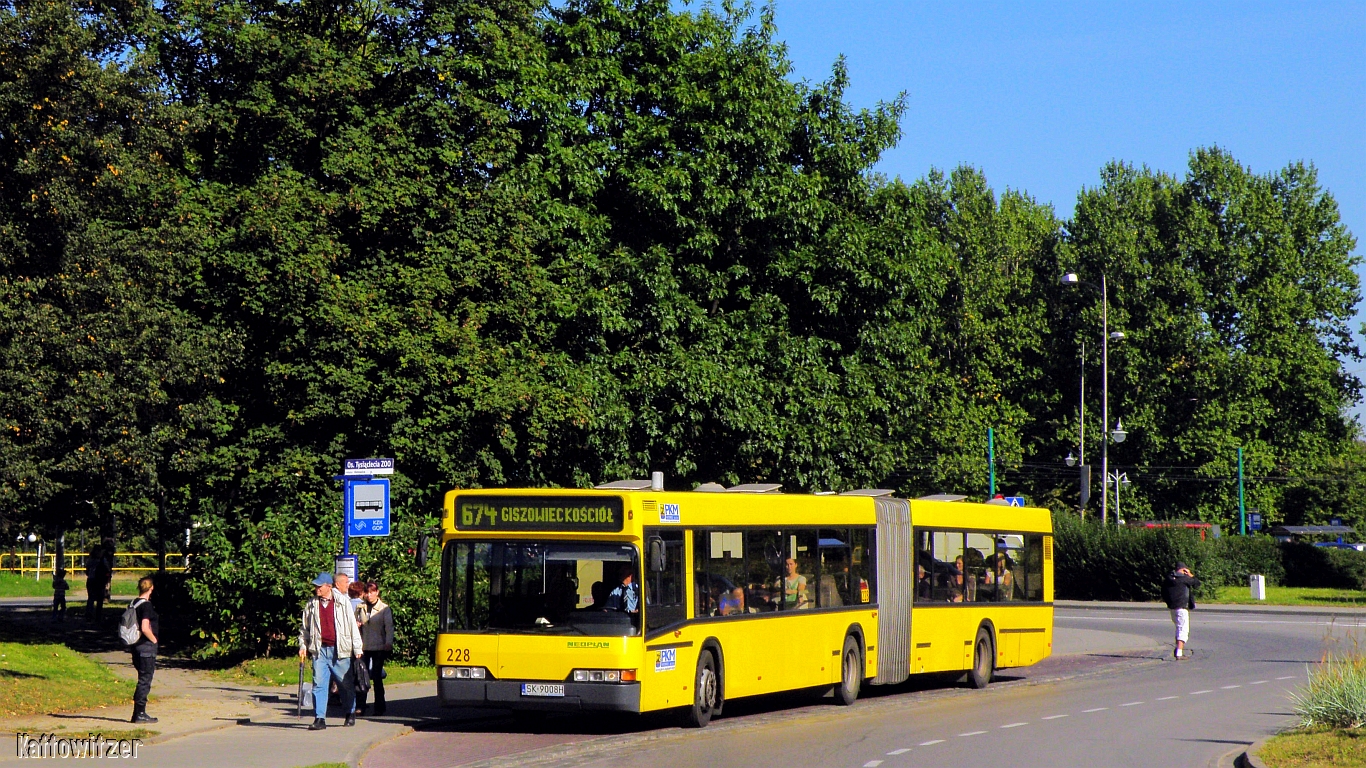 Katowice, Neoplan N4021NF # 228