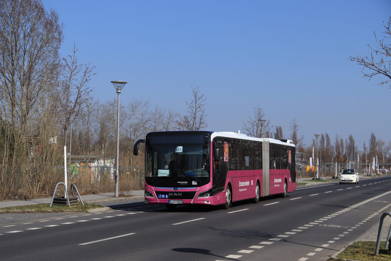 Berlin, MAN 18C Lion's City NG360 EfficientHybrid # 585