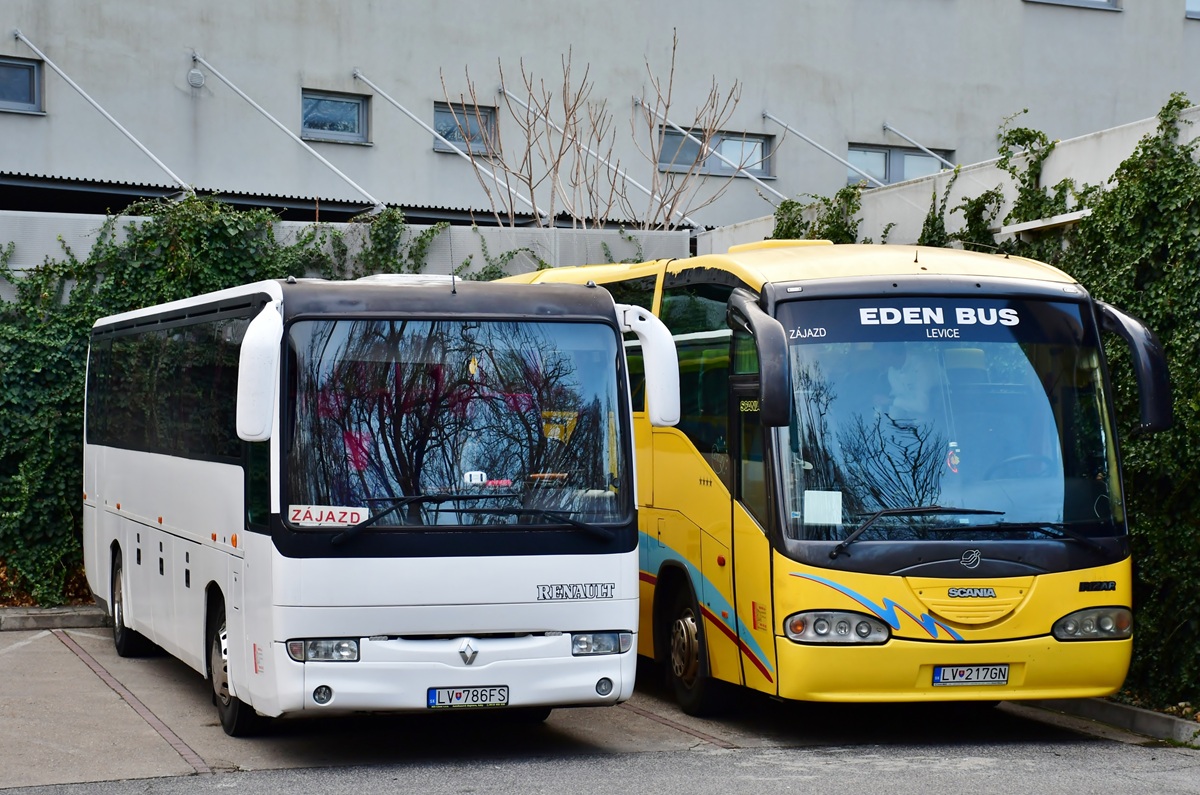 Levice, Renault Iliade RT # LV-786FS; Levice, Irizar Century II 12.35 # LV-217GN