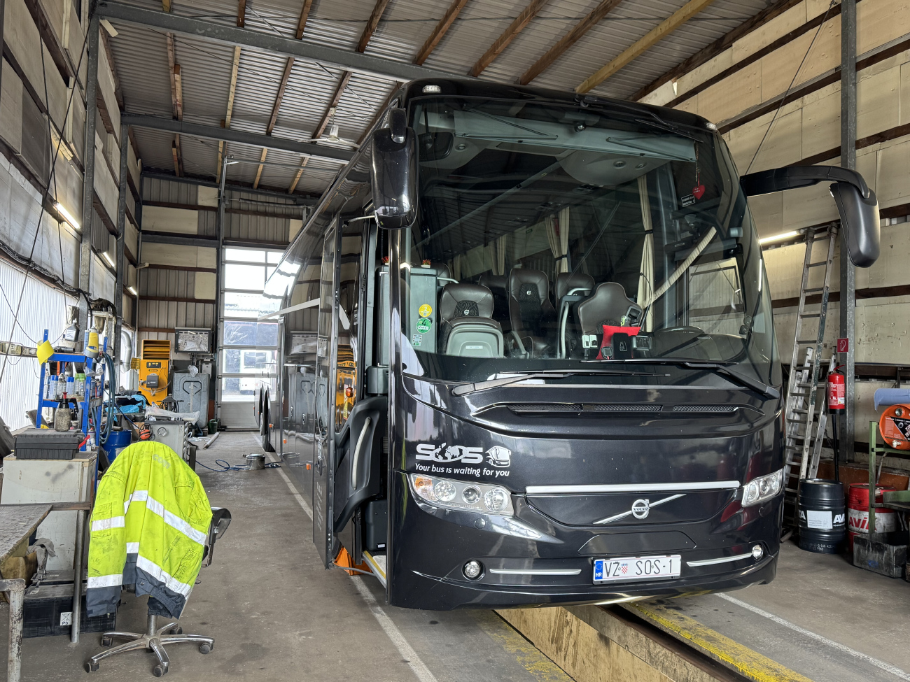 Varaždin, Volvo 9900 III (UG) # VŽ SOS-1