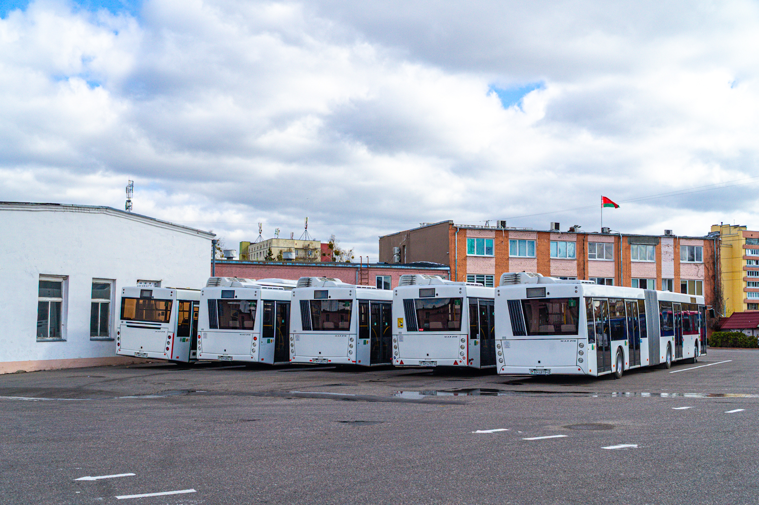 Grodna, MAZ-216.047 # 045152