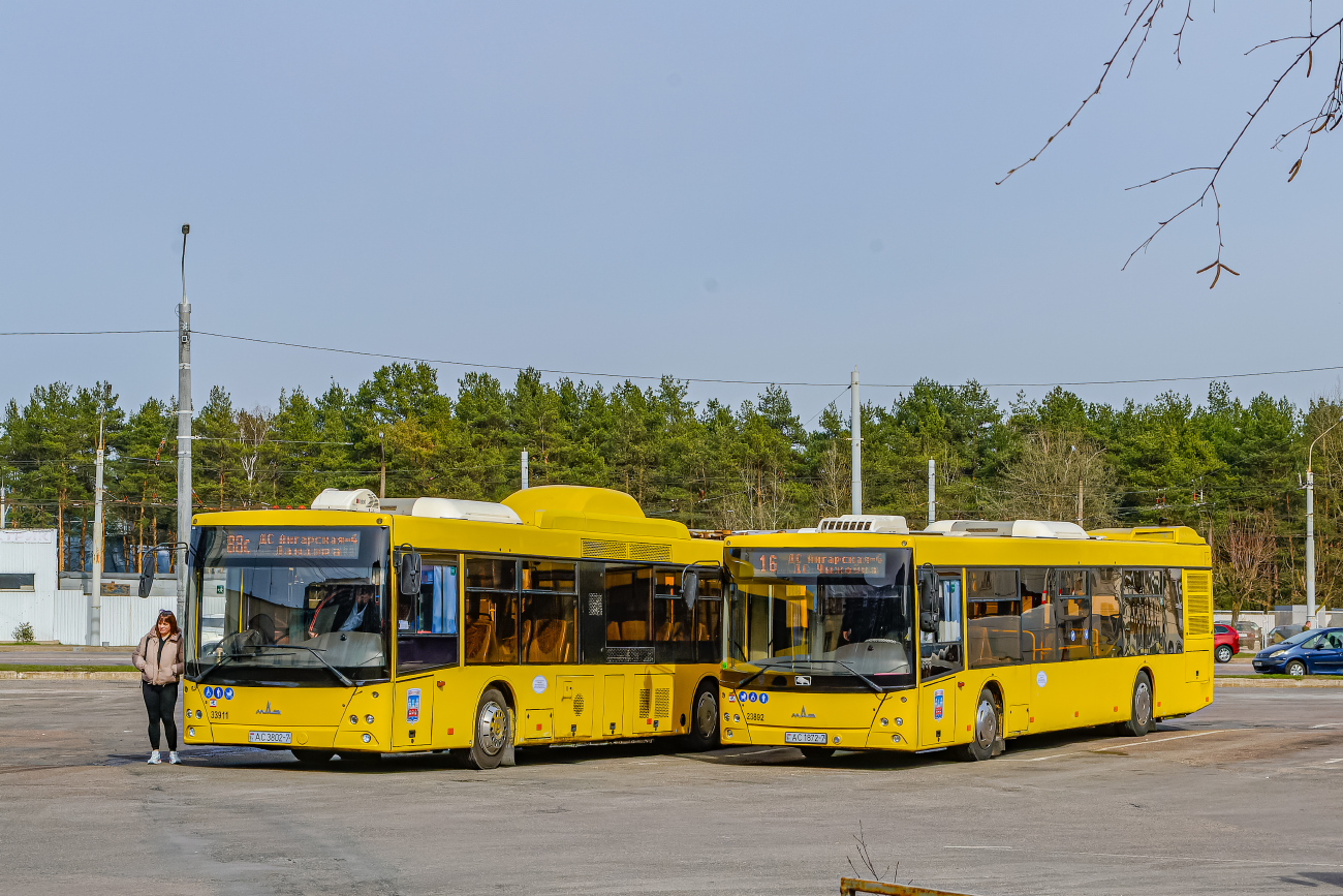 Minsk, MAZ-215.069 # 033911; Minsk, MAZ-203.069 # 023892