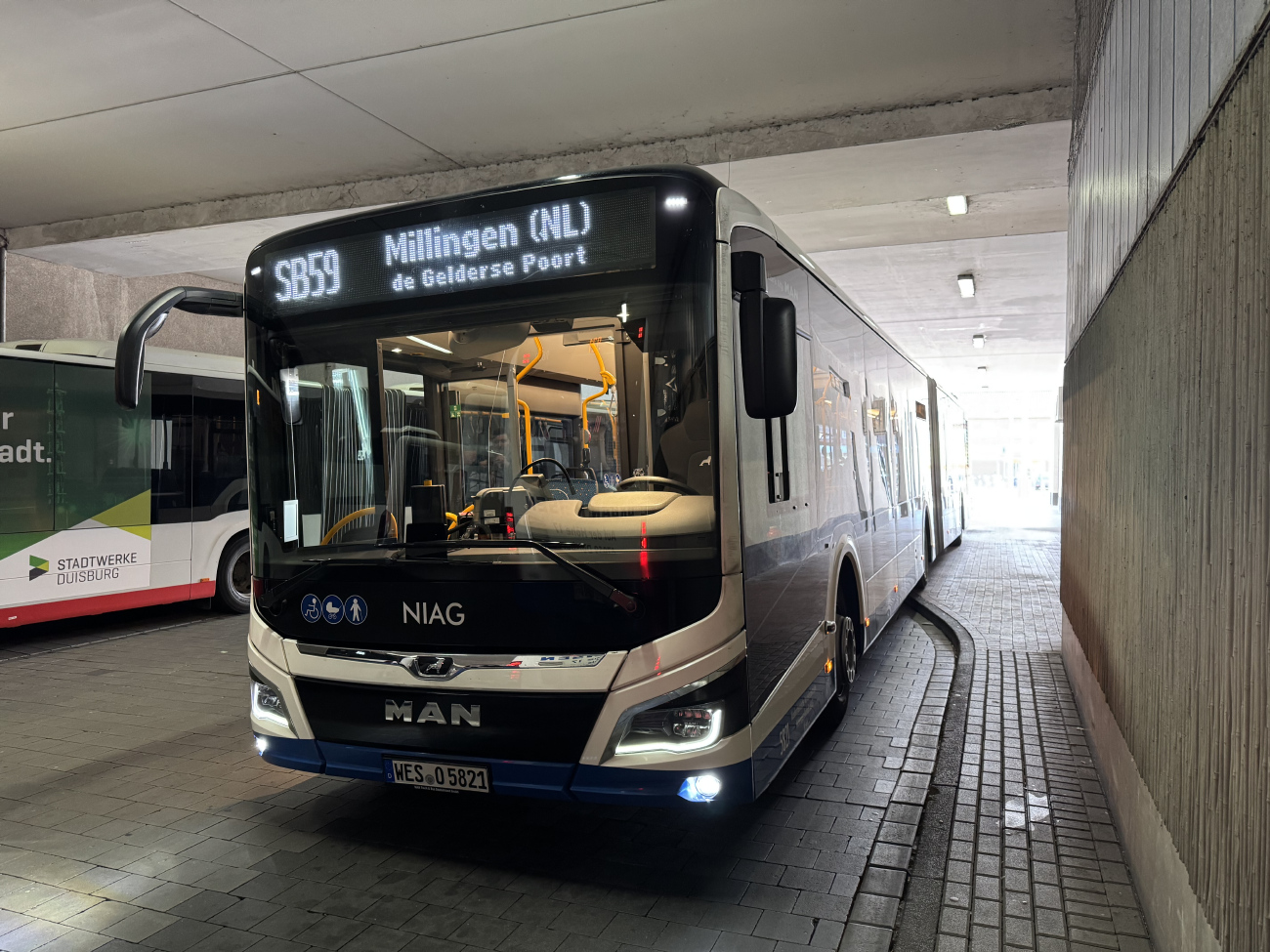 Moers, MAN 19C Lion's City NG330 EfficientHybrid # 5821