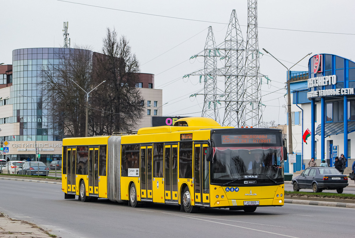 Baranovichi, MAZ-215.069 # 12180