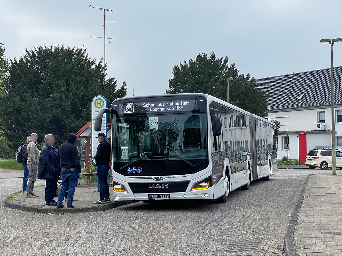 Aachen, MAN 18C Lion's City NG360 EfficientHybrid # AC-WO 1111; Oberhausen — Ersatzverkehr Generalsanierung Oberhausen — Emmerich