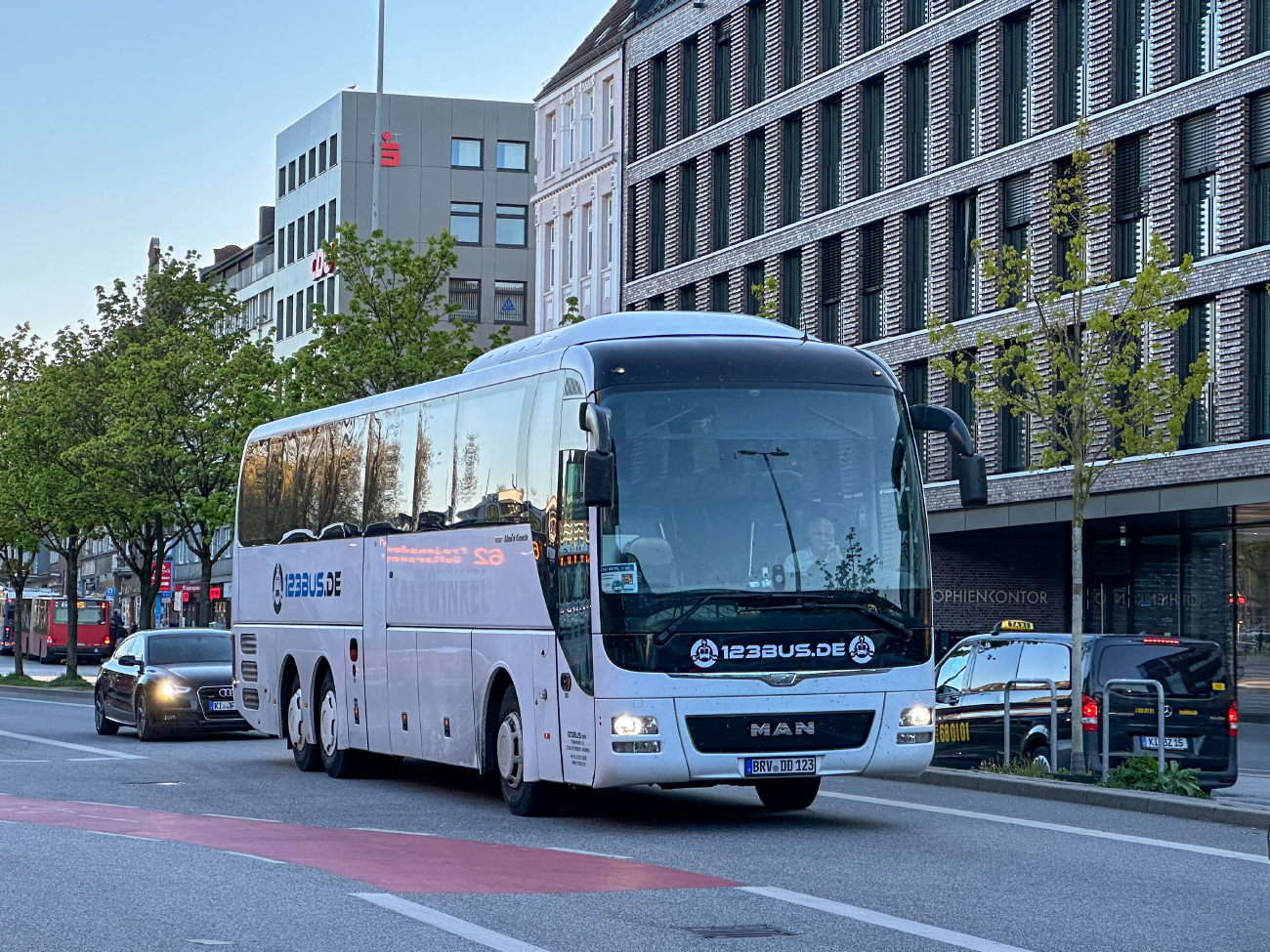 Rotenburg (Wümme), MAN R09 Lion's Coach C RHC444 # BRV-DD 123