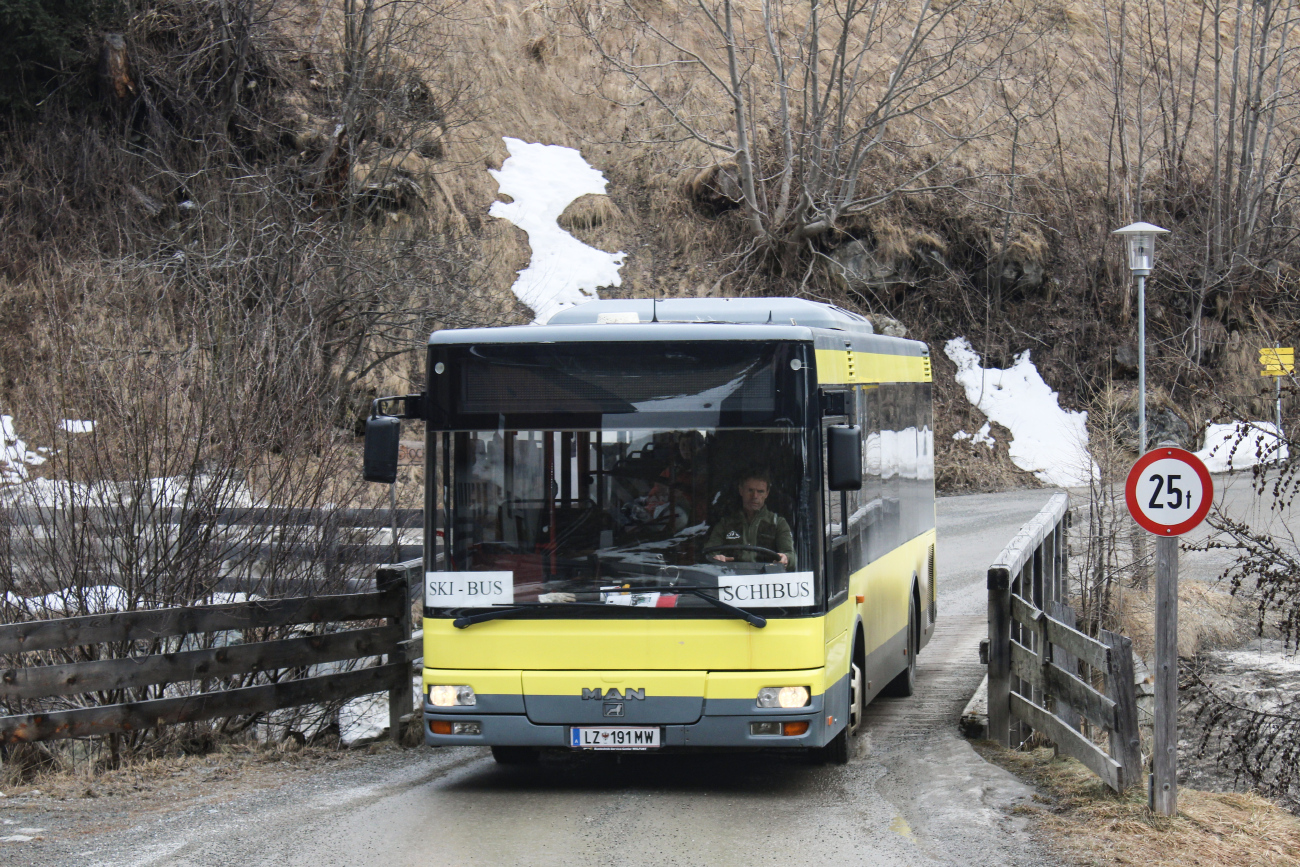 Lienz, Göppel (MAN A76 NM223) # LZ-191 MW