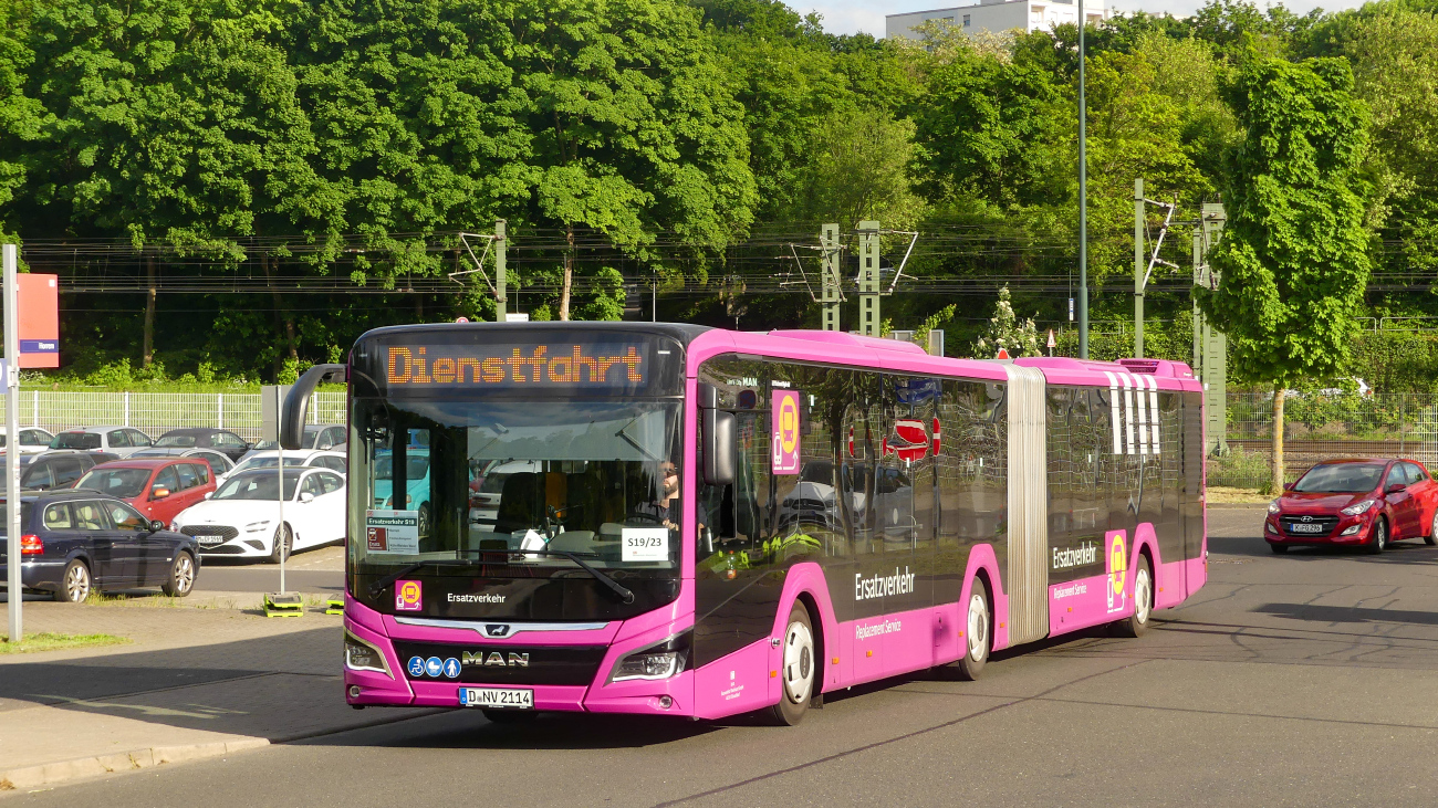 Düsseldorf, MAN 18C Lion's City NG360 EfficientHybrid # D-NV 2114; Cologne — Rail Replacement "Linke Rheinstrecke" 05/2025