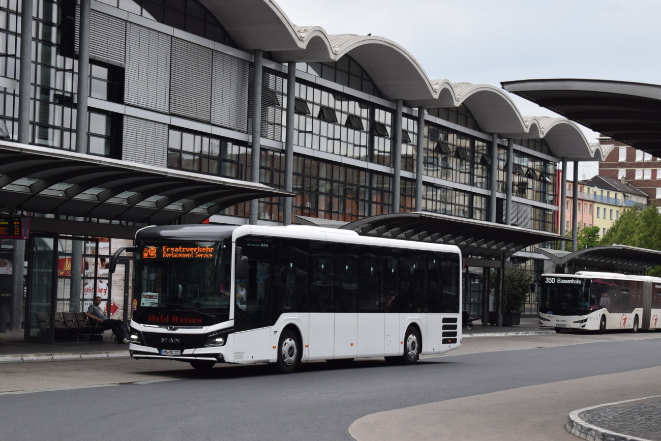 Hameln, MAN 42C Lion's Intercity Ü LE360 # HM-RQ 121; Cologne — Rail Replacement "Linke Rheinstrecke" 05/2025