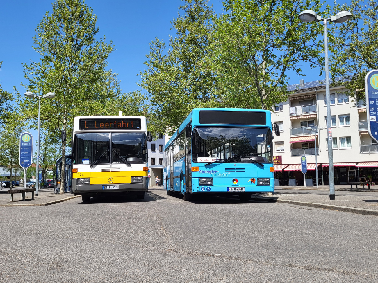 Aichach, Mercedes-Benz O405N # ND-SP 53; Reutlingen, Mercedes-Benz O405G # 9074