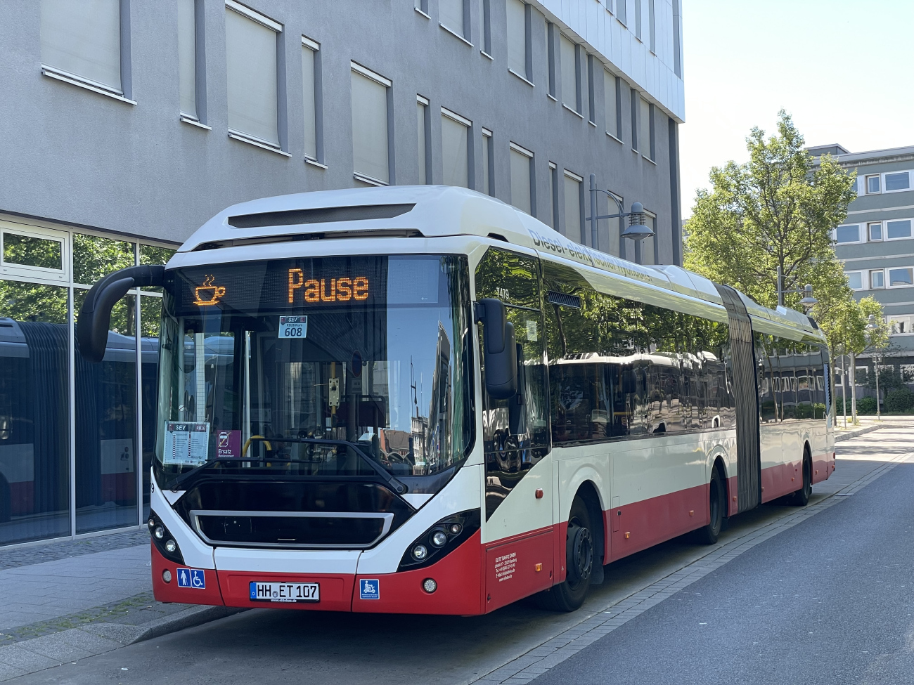 Nauen, Volvo 7900A Hybrid # 7479; Cologne — Rail Replacement "Linke Rheinstrecke" 05/2025