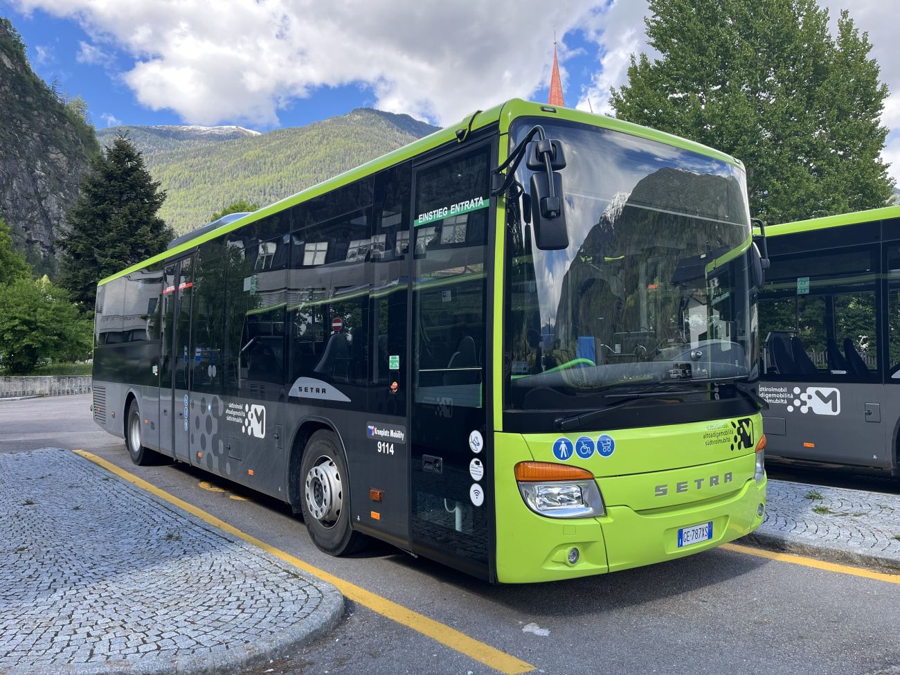 Bolzano, Setra S415LE business # 9114