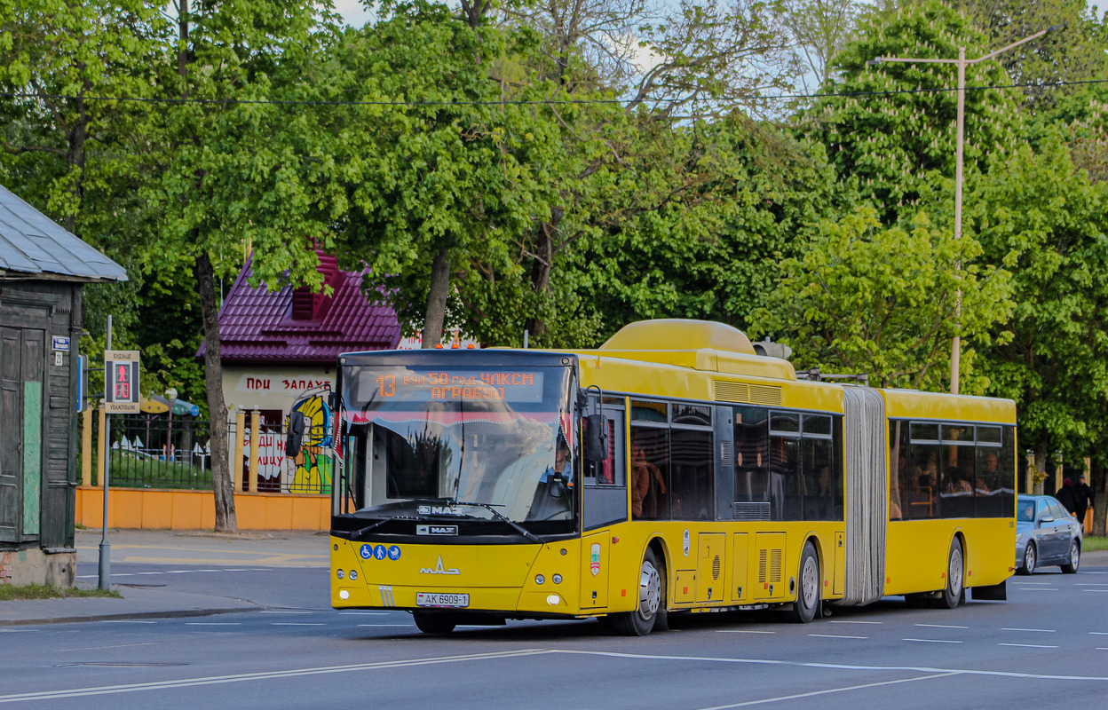 Baranovichi, MAZ-215.069 # 12180