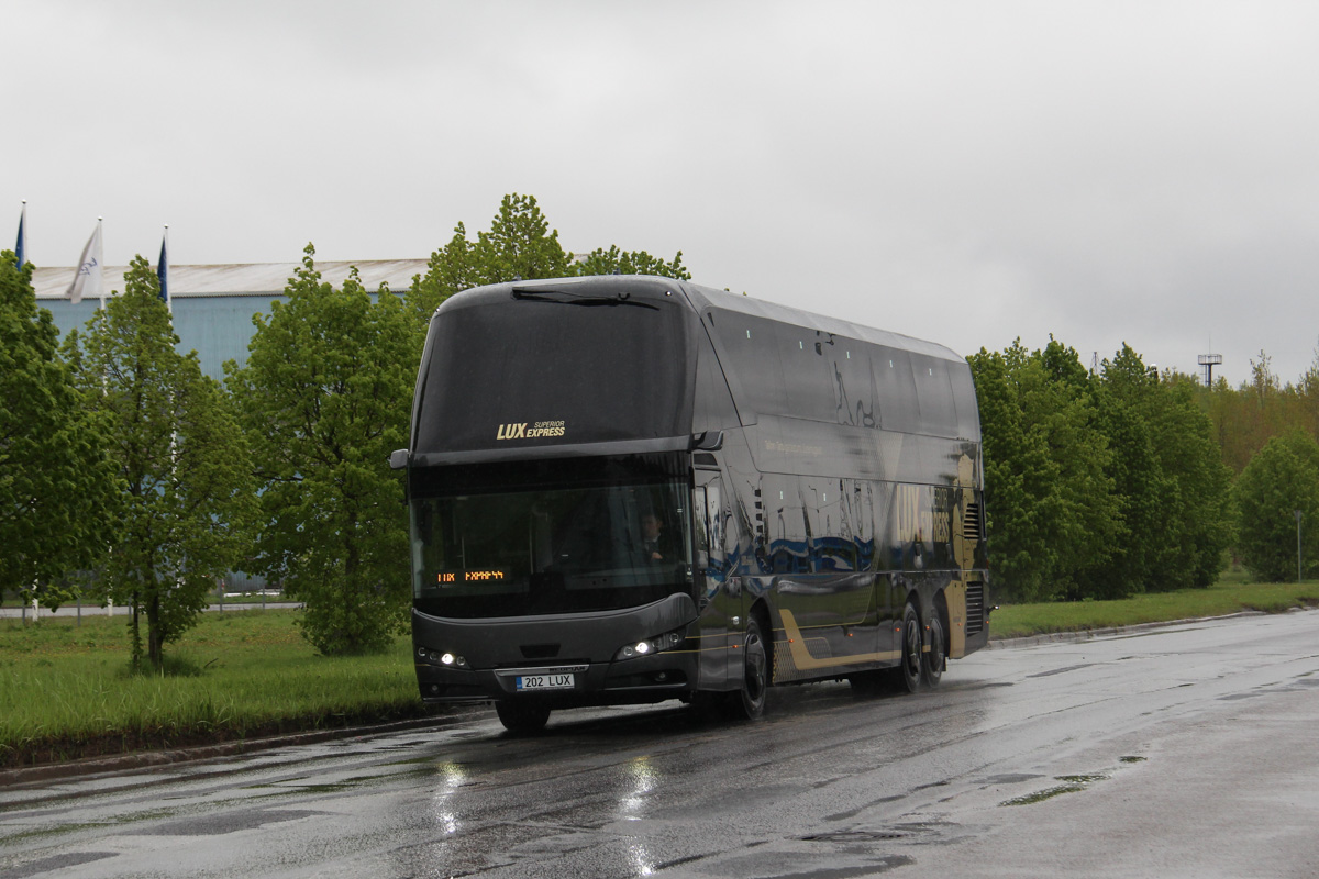 Tallinn, Neoplan N1222/3L Skyliner # 202 LUX