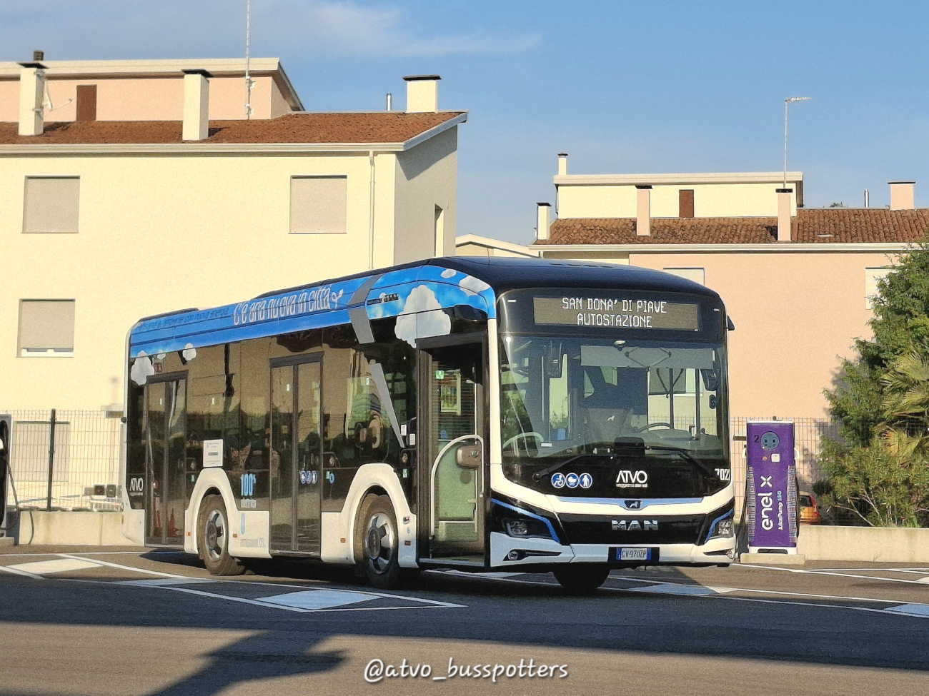 Venice, MAN 10E Lion's City NL326 # 7022