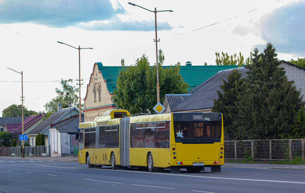 Baranovichi, MAZ-215.069 # 12180