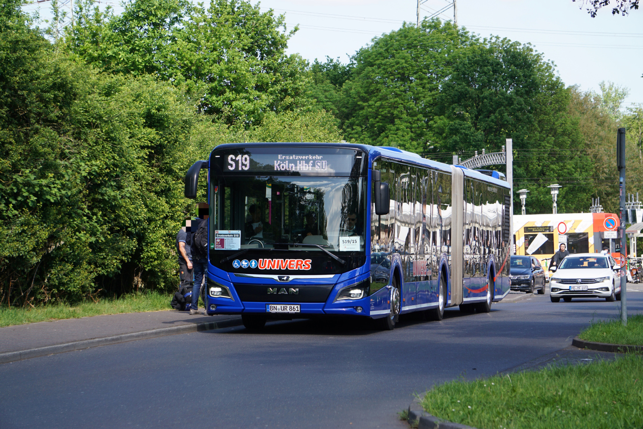 Bonn, MAN 18C Lion's City NG330 EfficientHybrid # 61; Cologne — Rail Replacement "Linke Rheinstrecke" 05/2025