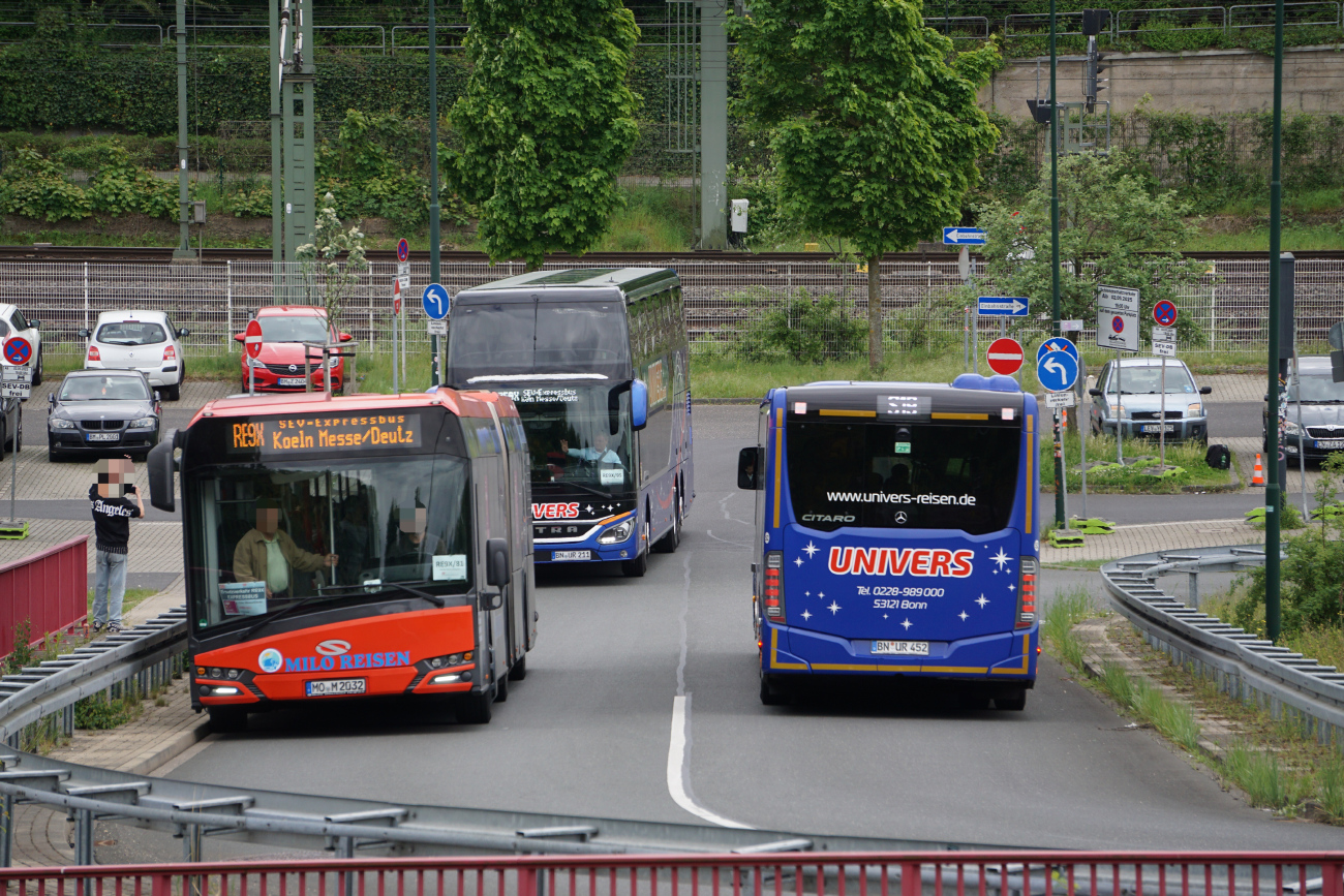 Moers, Solaris Urbino IV 18 # MO-M 2032; Bonn, Mercedes-Benz Citaro C2 G # 52
