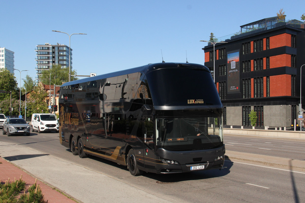 Tallinn, Neoplan N1222/3L Skyliner # 202 LUX