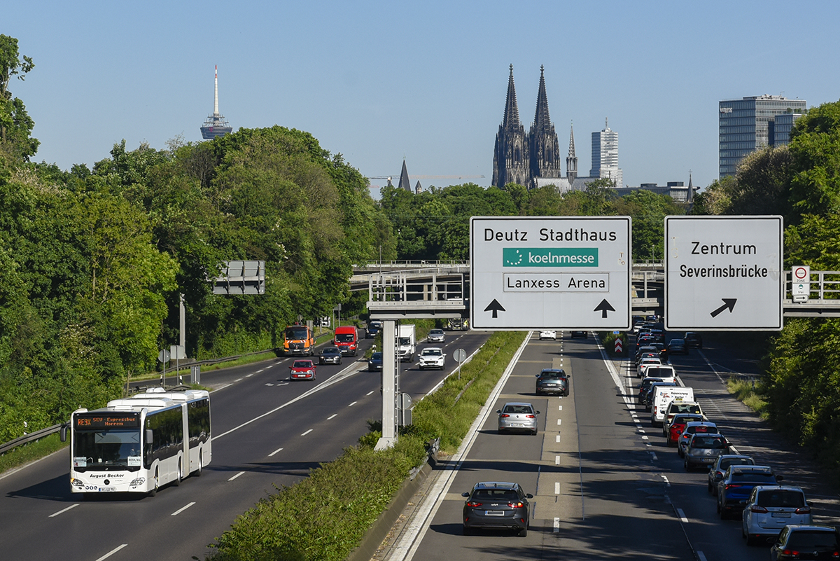 Altenkirchen (Westerwald), Mercedes-Benz Citaro C2 G # AK-LB 70; Cologne — Rail Replacement "Linke Rheinstrecke" 05/2025