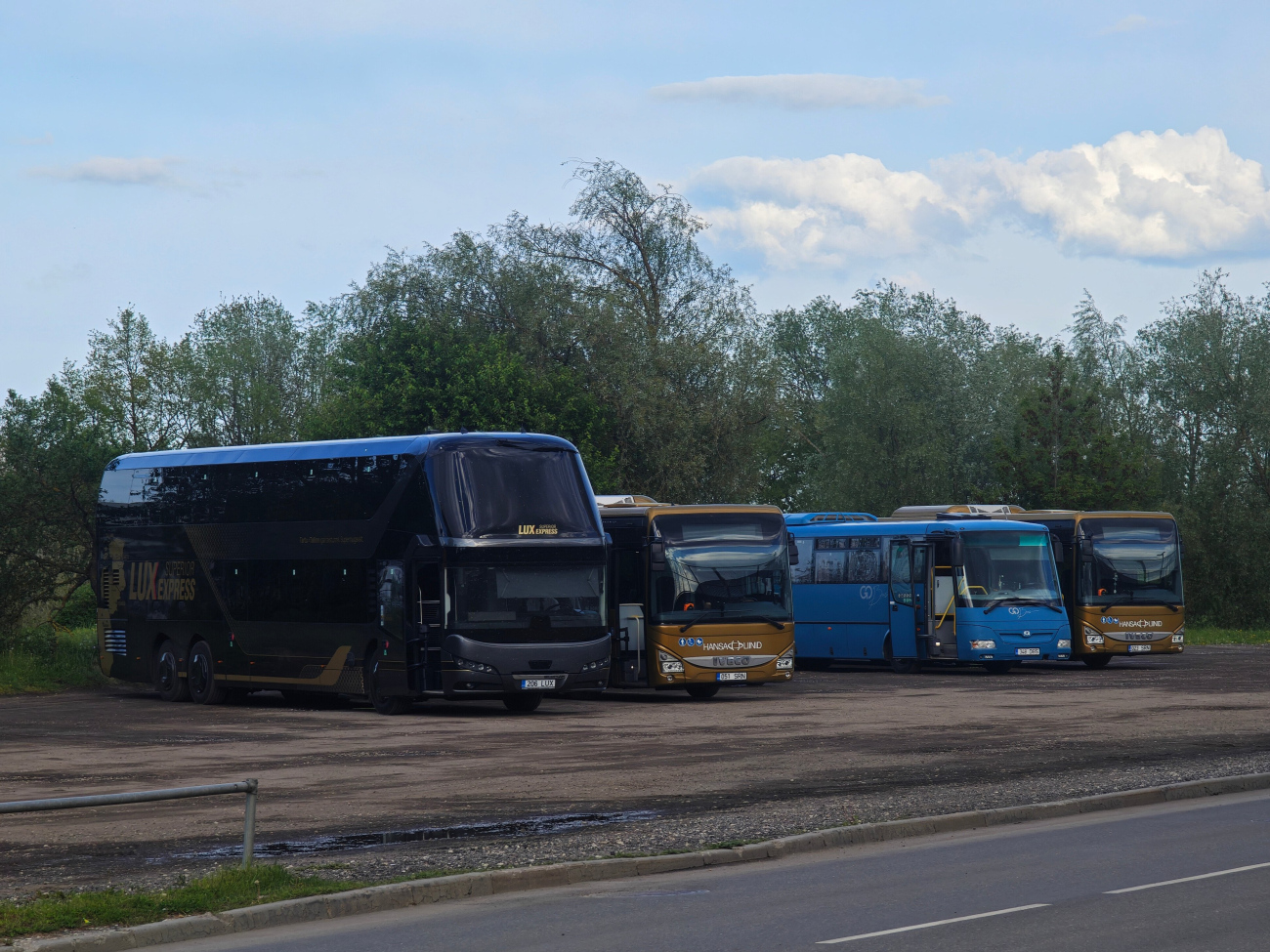 Tallinn, Neoplan N1222/3L Skyliner # 206 LUX