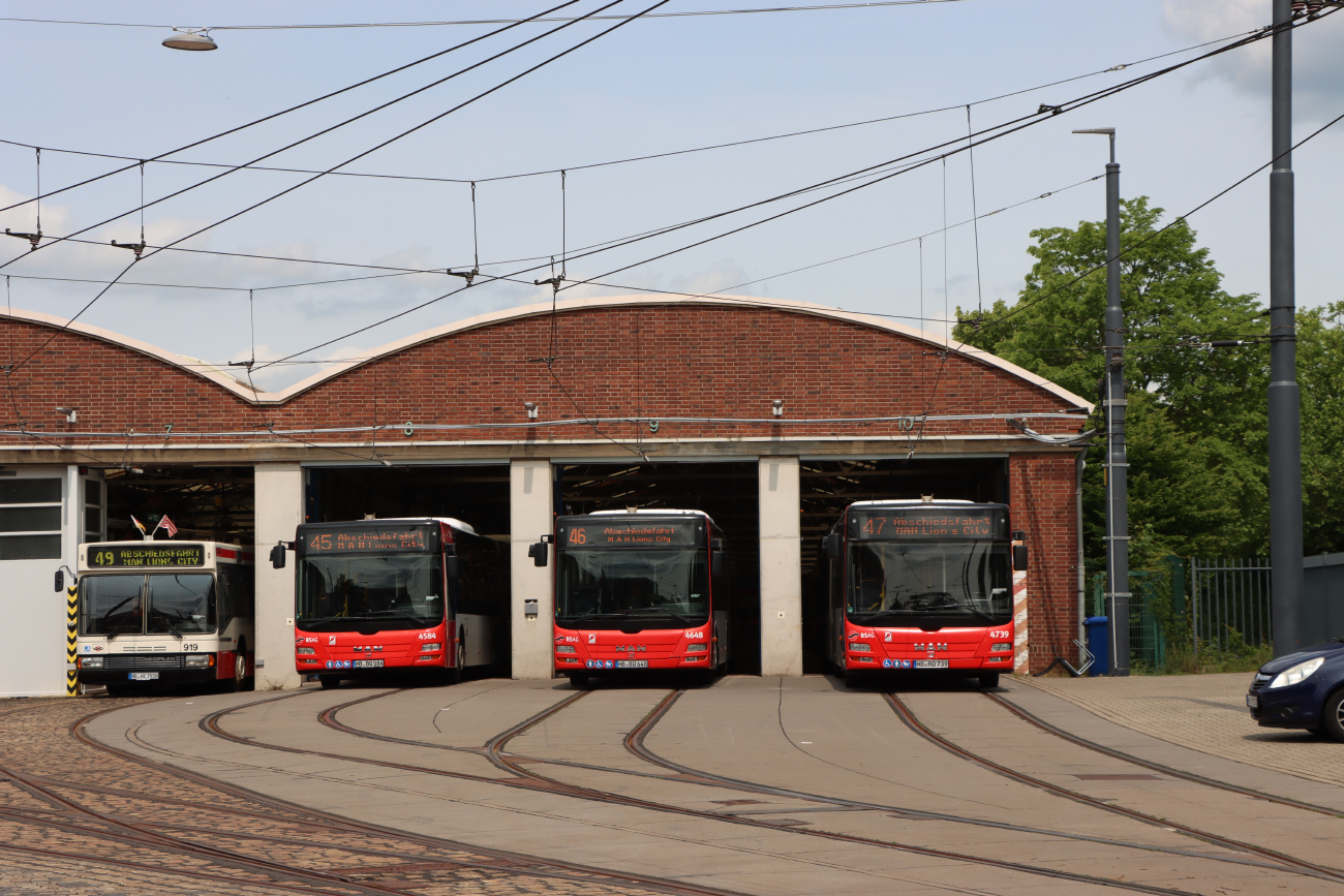 Bremen, Neoplan N4021 # 919; Bremen, MAN A23 Lion's City GL NG323 # 4584; Bremen, MAN A23 Lion's City GL NG323 # 4648; Bremen, MAN A23 Lion's City GL NG323 # 4739