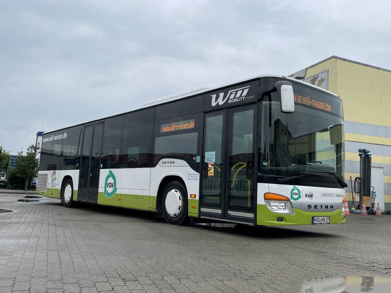 Haßfurt, Setra S415NF # 1100