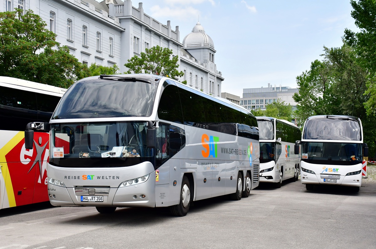 Halle (Saale), Neoplan P15 N1217HDC Cityliner # HAL-RT 206; Halle (Saale), Neoplan P16 N1218HDL Cityliner # HAL-RT 208