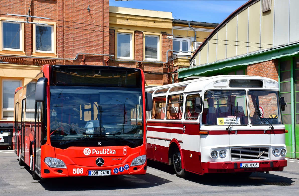 Zlín, Karosa ŠD11.2040 Turist # 3Z0 8335; Uherské Hradiště, Mercedes-Benz Citaro C2 K # 508