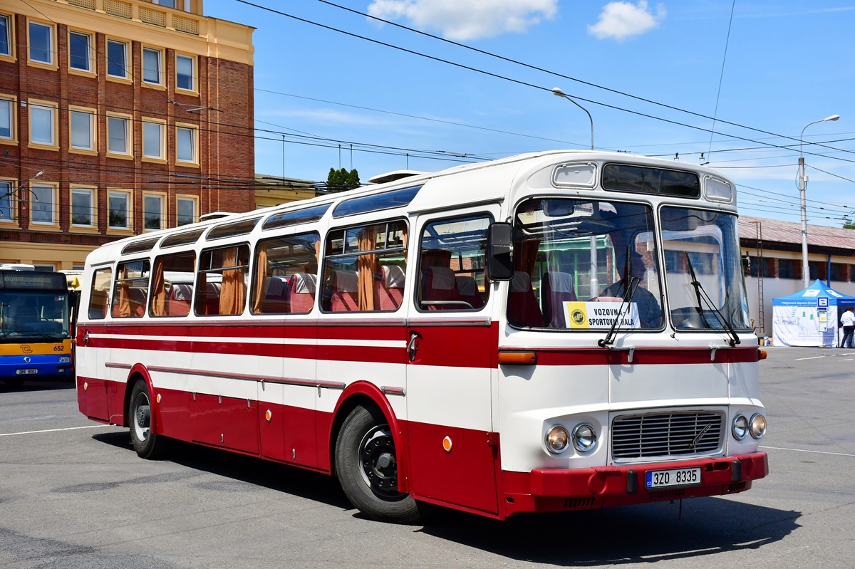 Zlín, Karosa ŠD11.2040 Turist # 3Z0 8335