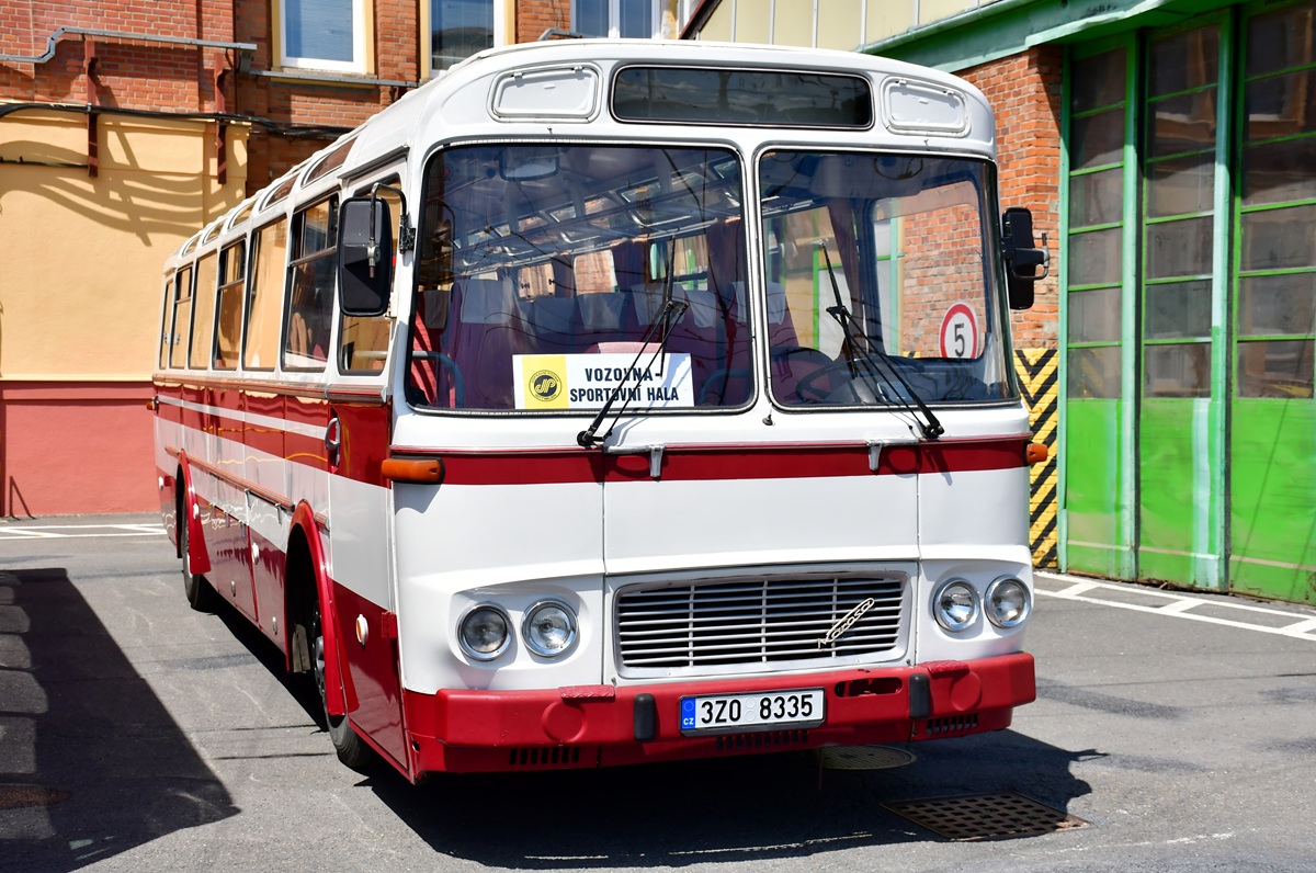 Zlín, Karosa ŠD11.2040 Turist # 3Z0 8335