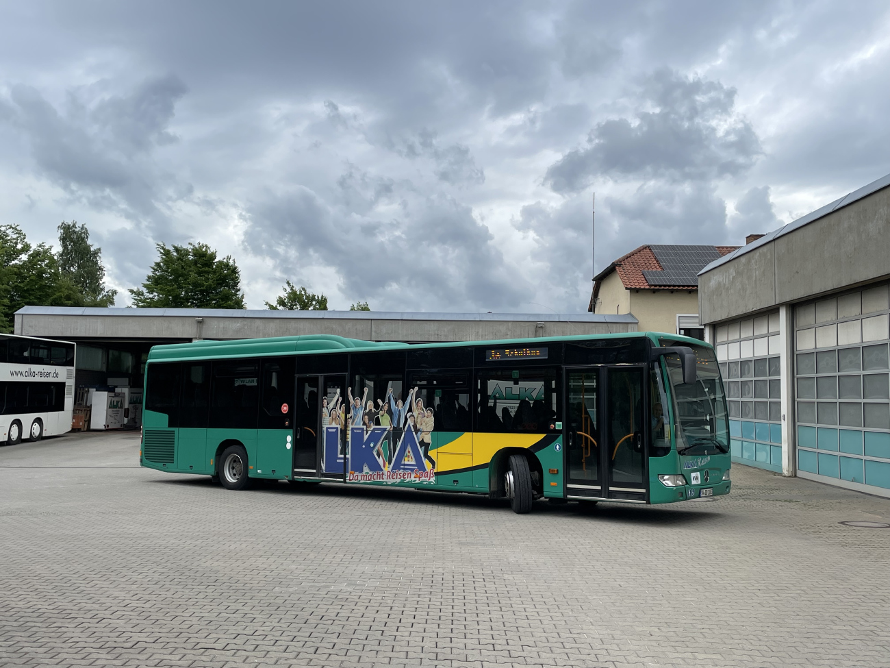 Schweinfurt, Mercedes-Benz O530 Citaro Facelift LE MÜ # SW-DD 1003; Schweinfurt — Fotosonderfahrt — 07.06.2025 — MAN A39 Lion's City DD