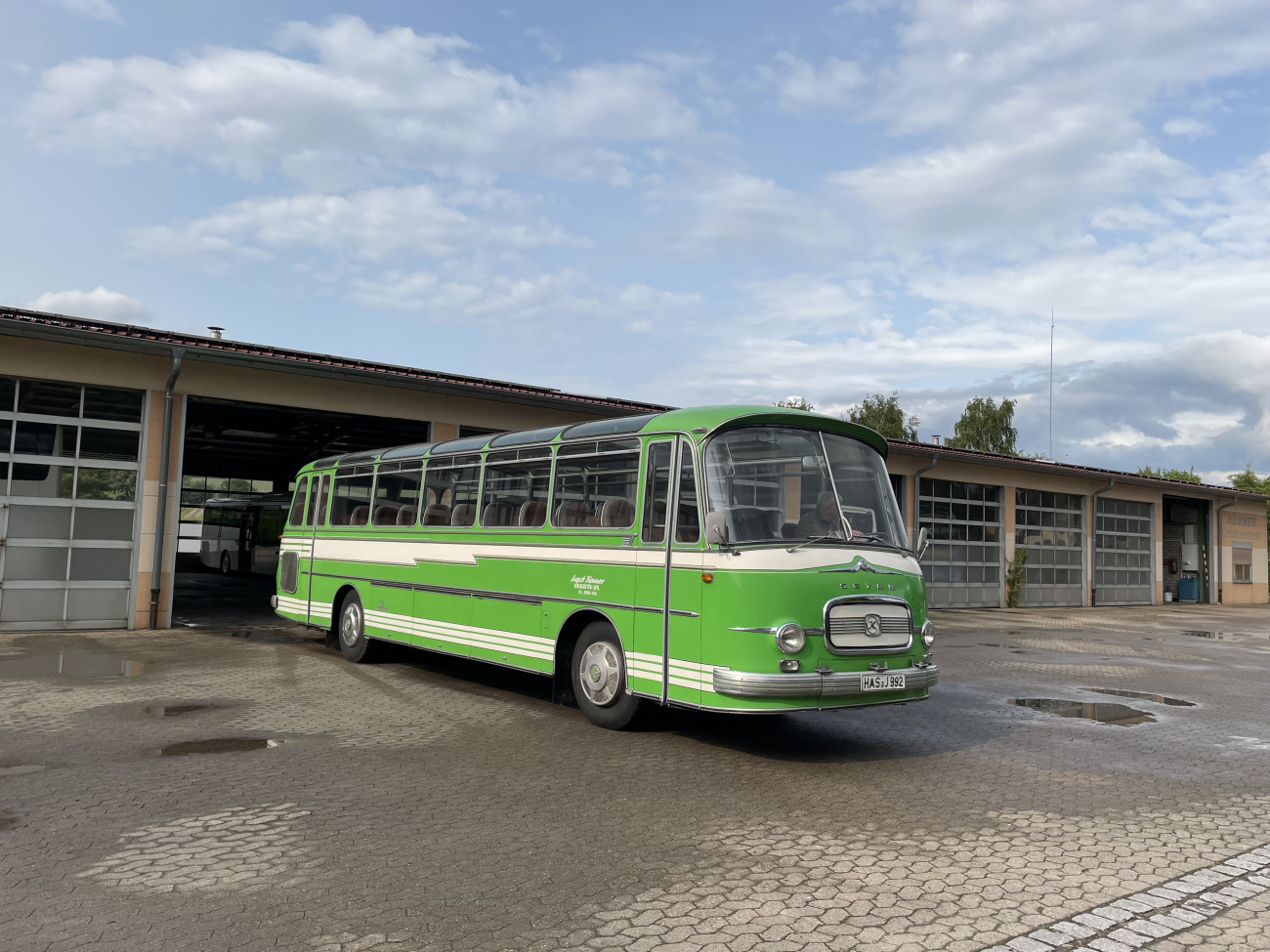 Haßfurt, Setra S12 # HAS-J 992; Schweinfurt — Fotosonderfahrt — 07.06.2025 — MAN A39 Lion's City DD