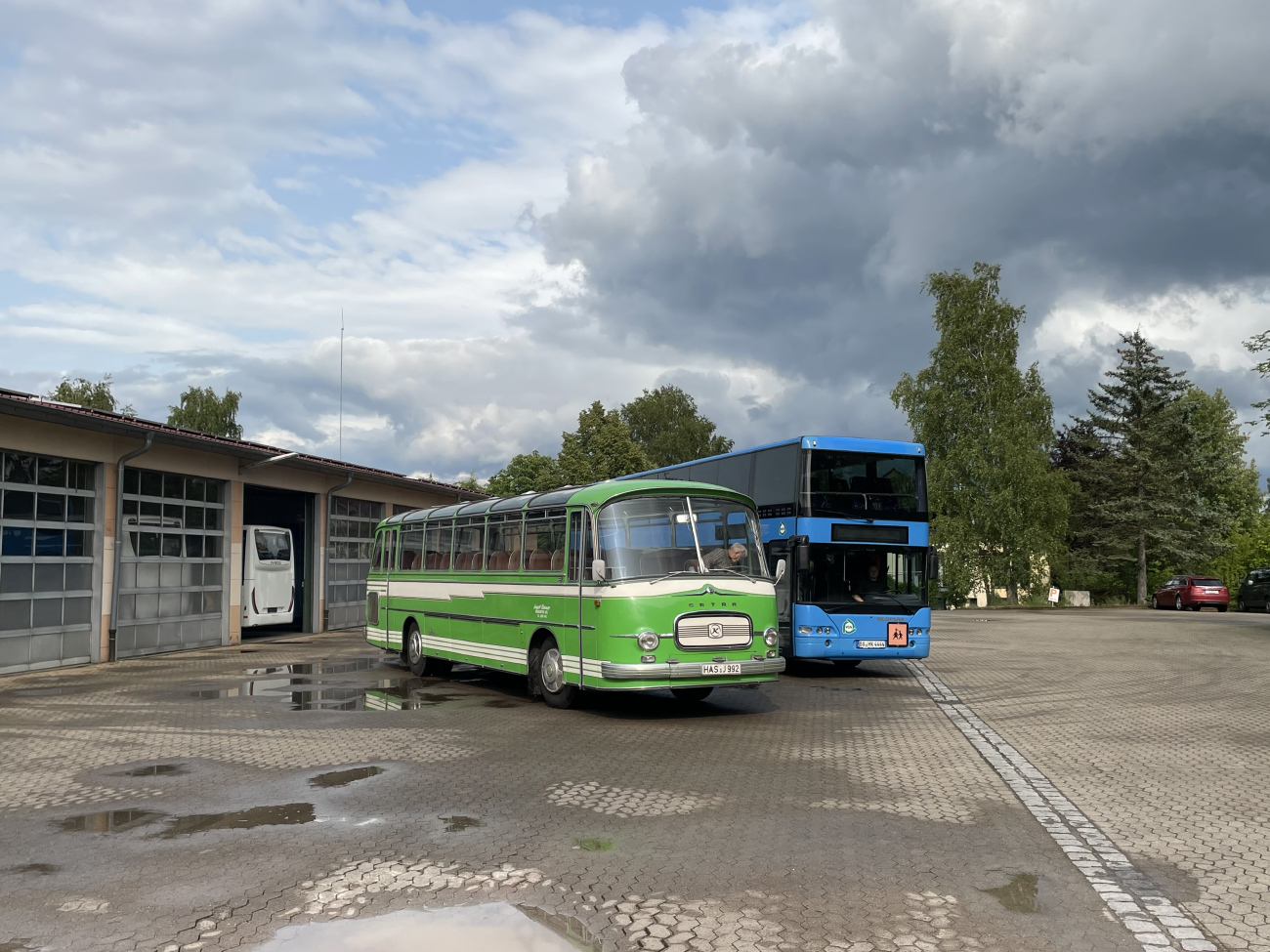 Haßfurt, Setra S12 # HAS-J 992; Schweinfurt — Fotosonderfahrt — 07.06.2025 — MAN A39 Lion's City DD