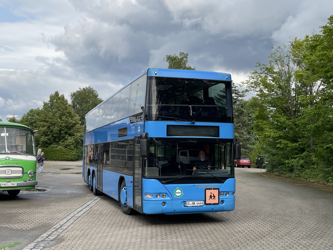 Haßfurt, Neoplan N4426/3ÜL Centroliner # BA-HK 4444; Schweinfurt — Fotosonderfahrt — 07.06.2025 — MAN A39 Lion's City DD