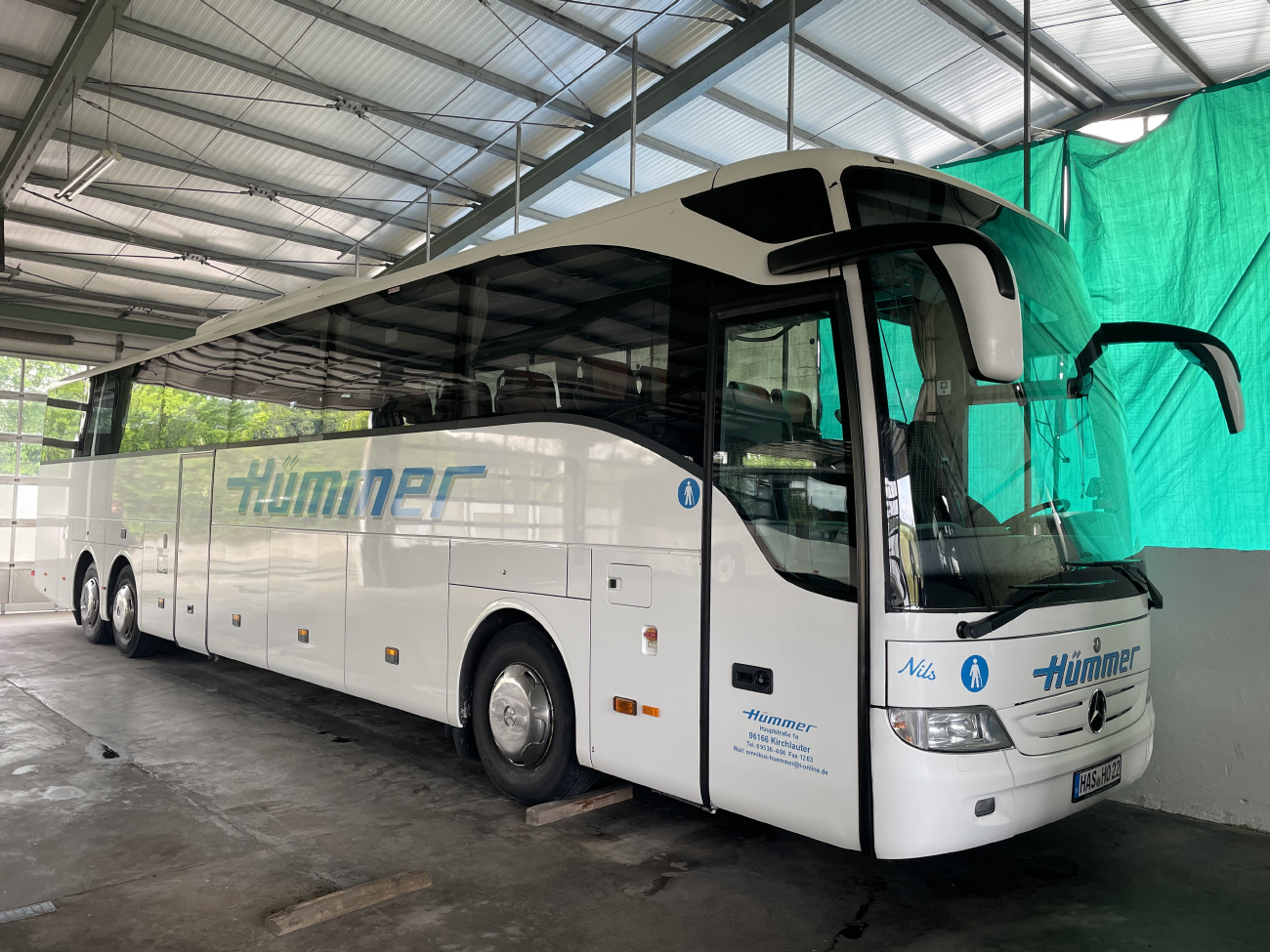 Haßfurt, Mercedes-Benz Tourismo II 17RHD L # HAS-HO 22; Schweinfurt — Fotosonderfahrt — 07.06.2025 — MAN A39 Lion's City DD