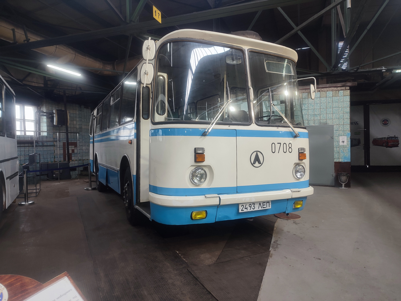 Saint Petersburg, LAZ-695N # 0708