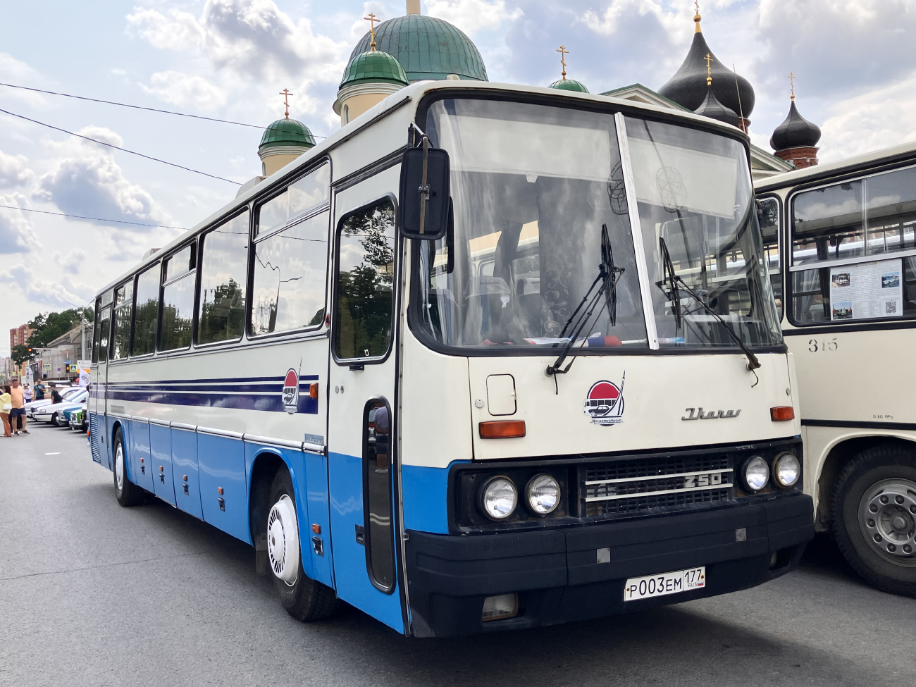 Moscow, Ikarus 250.95 # Р 003 ЕМ 177