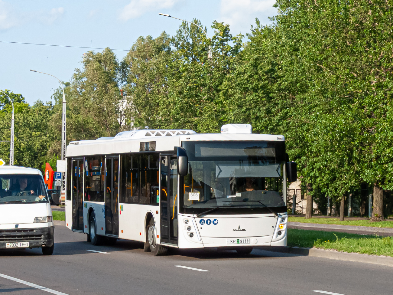 Brest, MAZ-203.047 №: 498