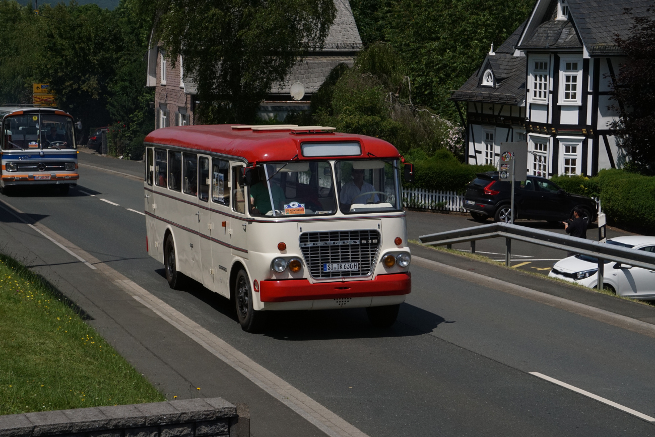 Siegen, Ikarus 630.** # SI-IK 630H; Siegen — 130 Jahre erste Motor-Omnibus-Linie (Deuz-Netphen-Siegen)