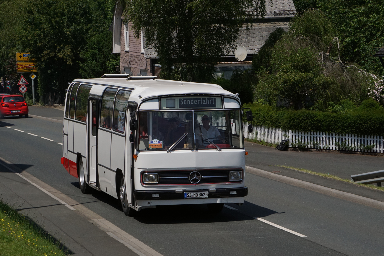 Siegen, Mercedes-Benz O302 # SI-MO 302H; Siegen — 130 Jahre erste Motor-Omnibus-Linie (Deuz-Netphen-Siegen)